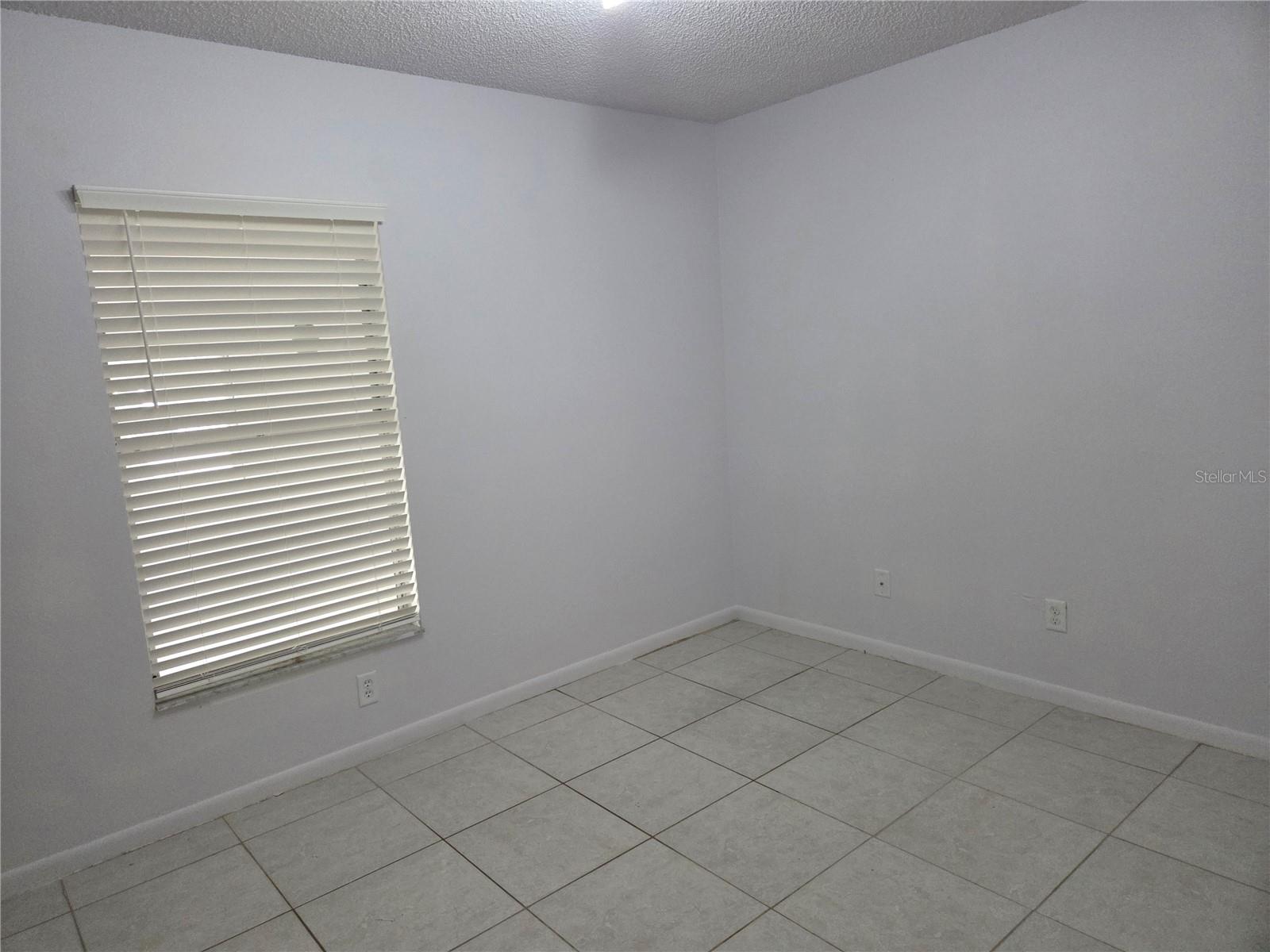 Image 14 of 19 For 24914 Silversmith Drive