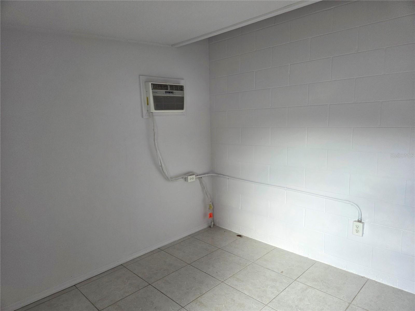 Image 18 of 19 For 24914 Silversmith Drive