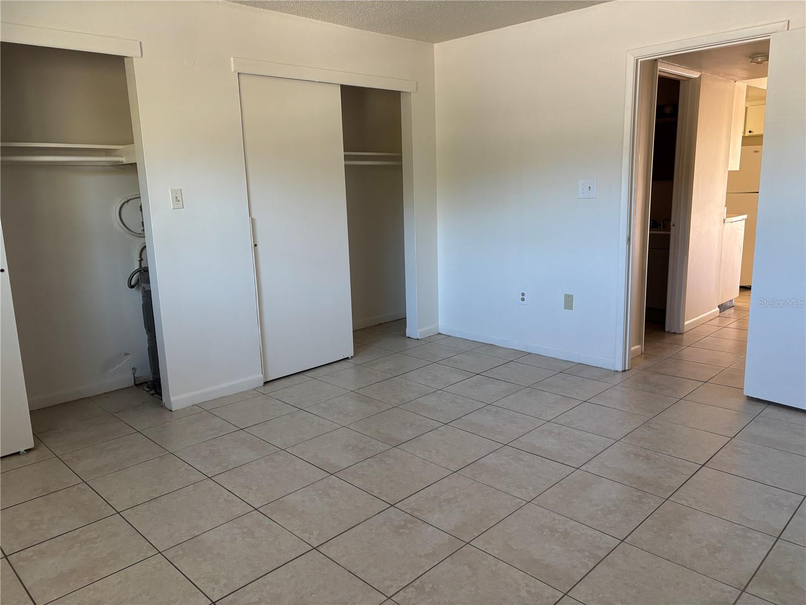 Image 13 of 22 For 1008 Pinellas Street 11