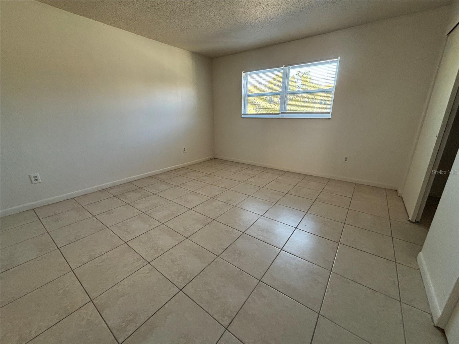 Image 16 of 22 For 1008 Pinellas Street 11