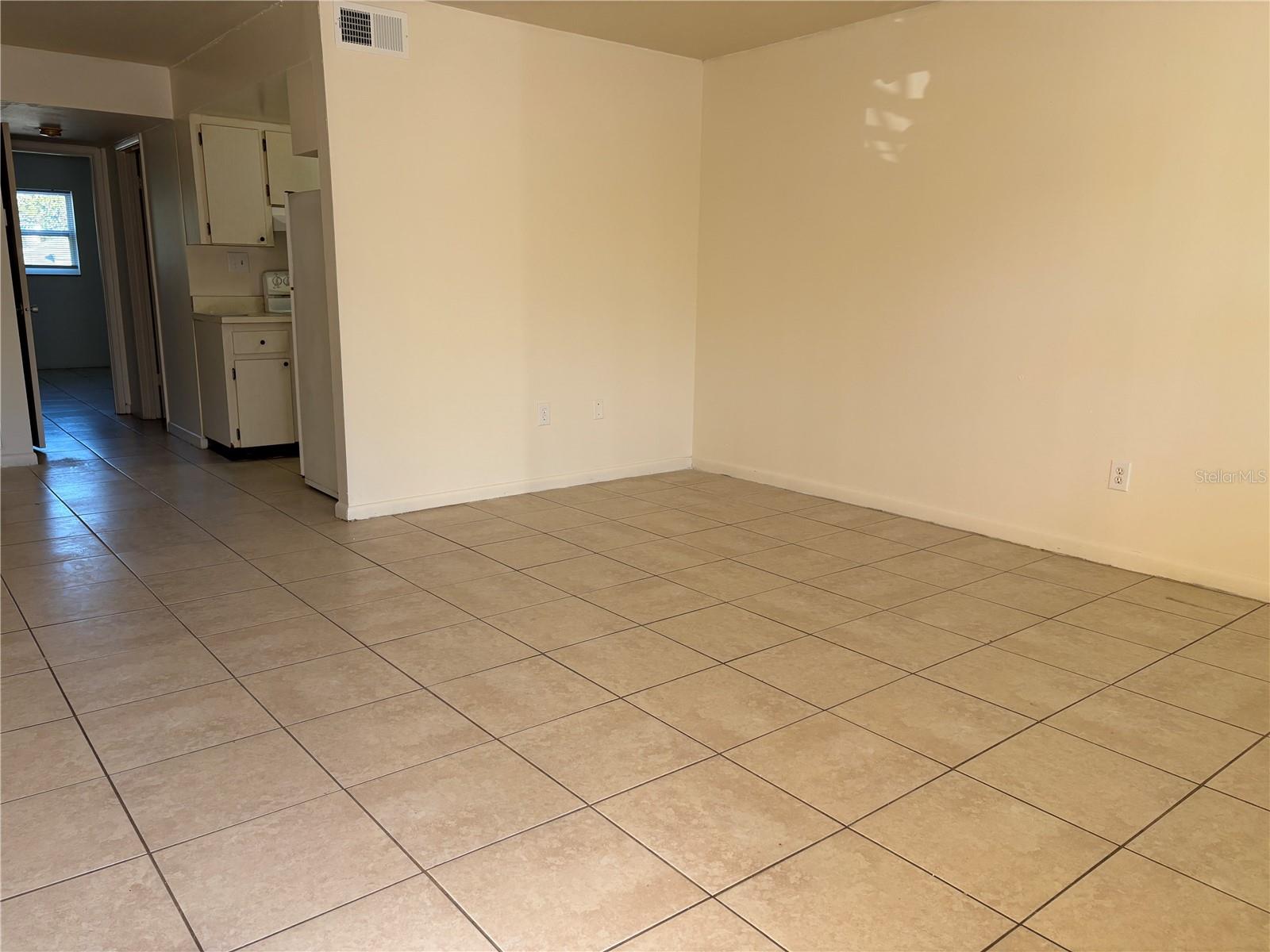 Image 4 of 22 For 1008 Pinellas Street 11