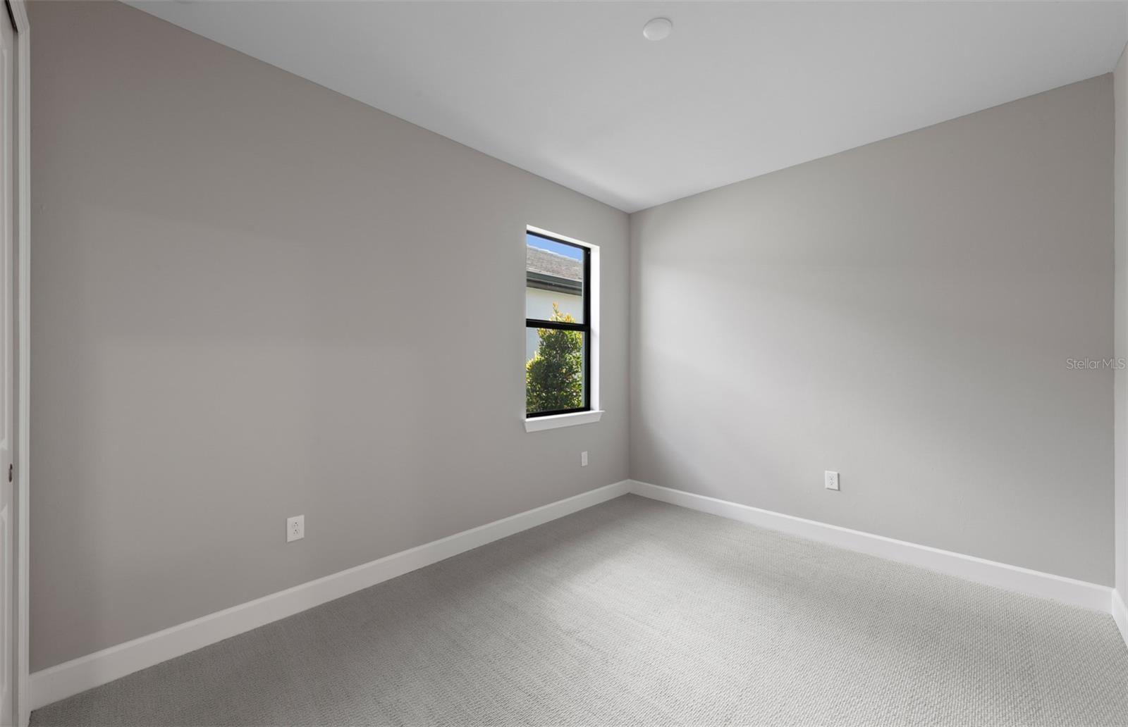 Image 18 of 23 For 4554 Blue Star Court