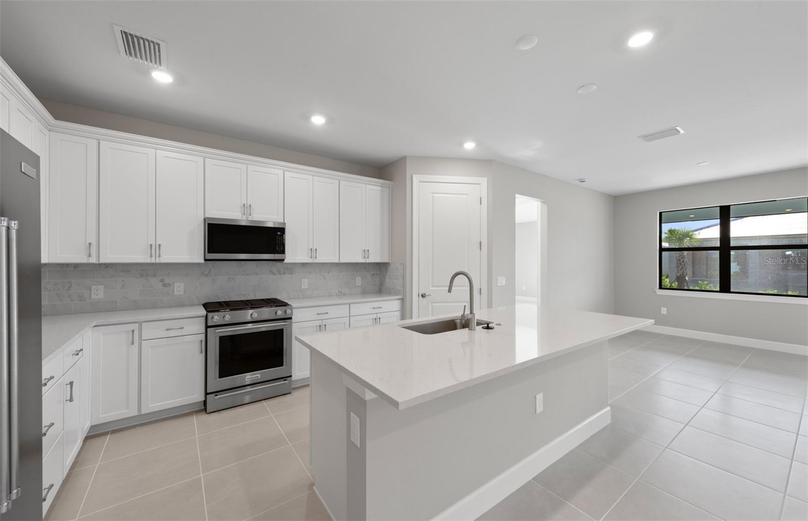 Image 6 of 23 For 4554 Blue Star Court