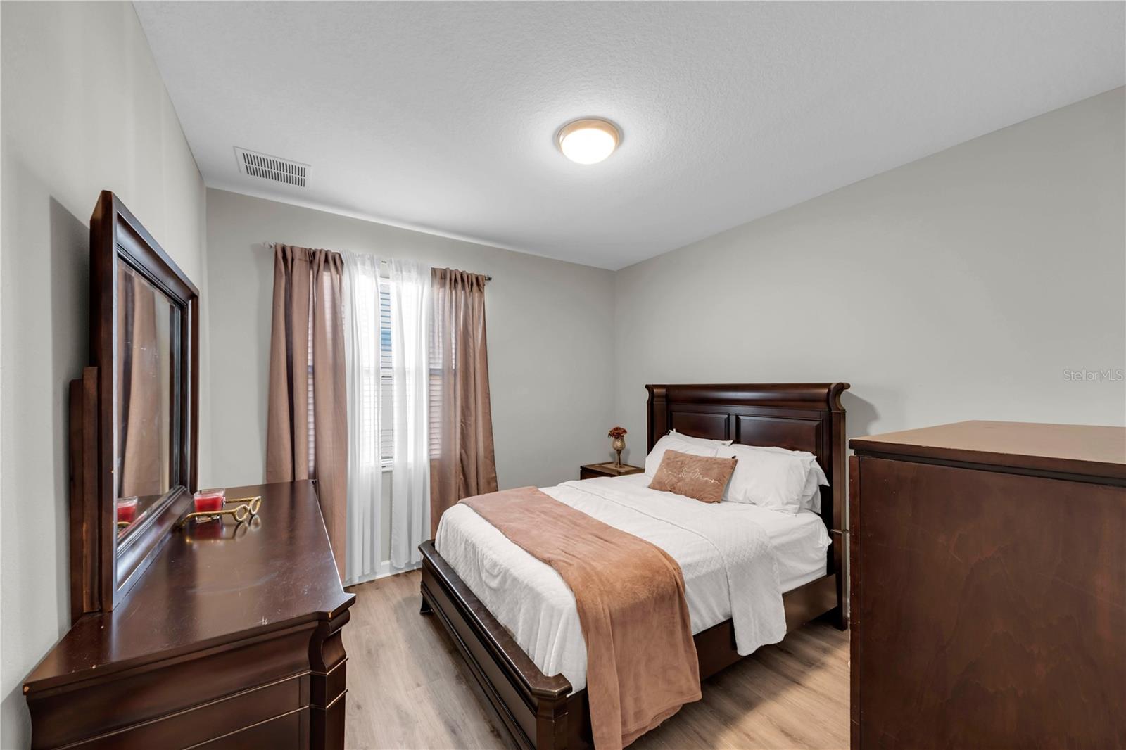 Image 29 of 51 For 13220 Satin Lily Drive