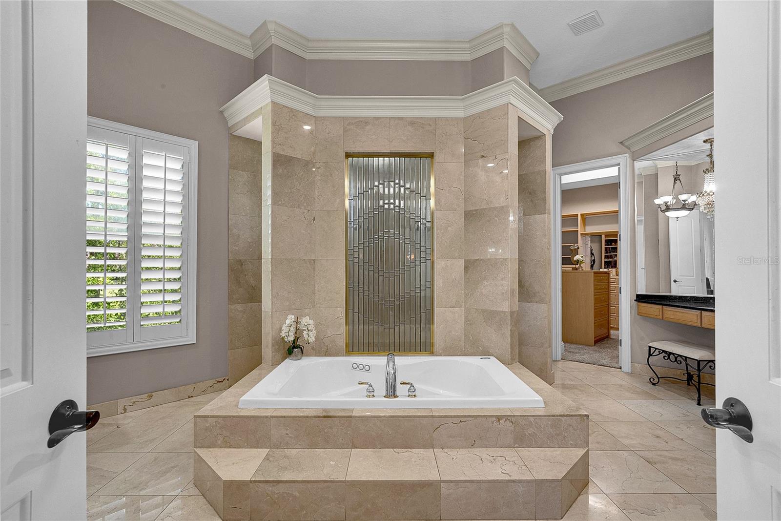 Listing photo id 16 for 8707 Silverthorn Road