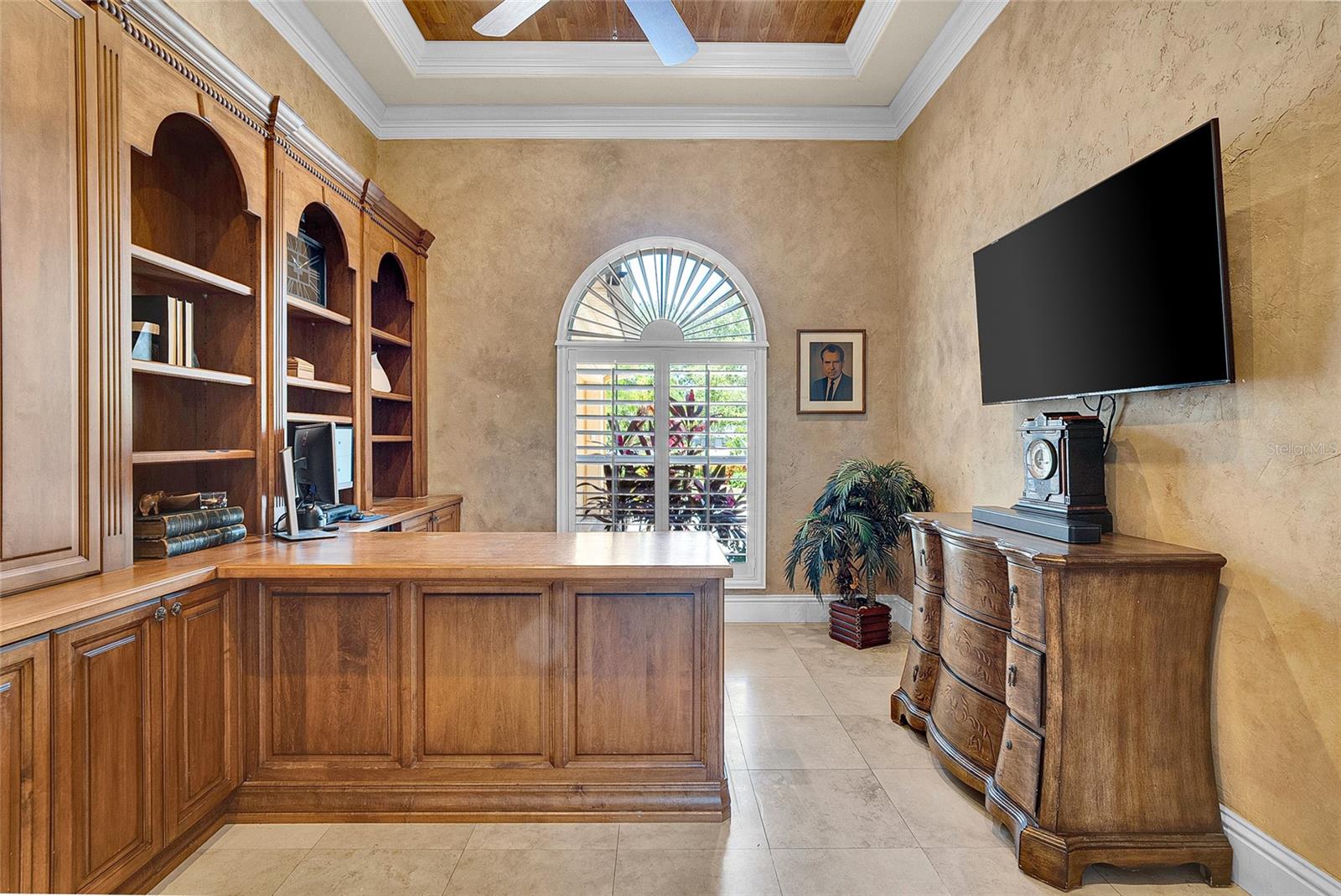 Listing photo id 18 for 8707 Silverthorn Road