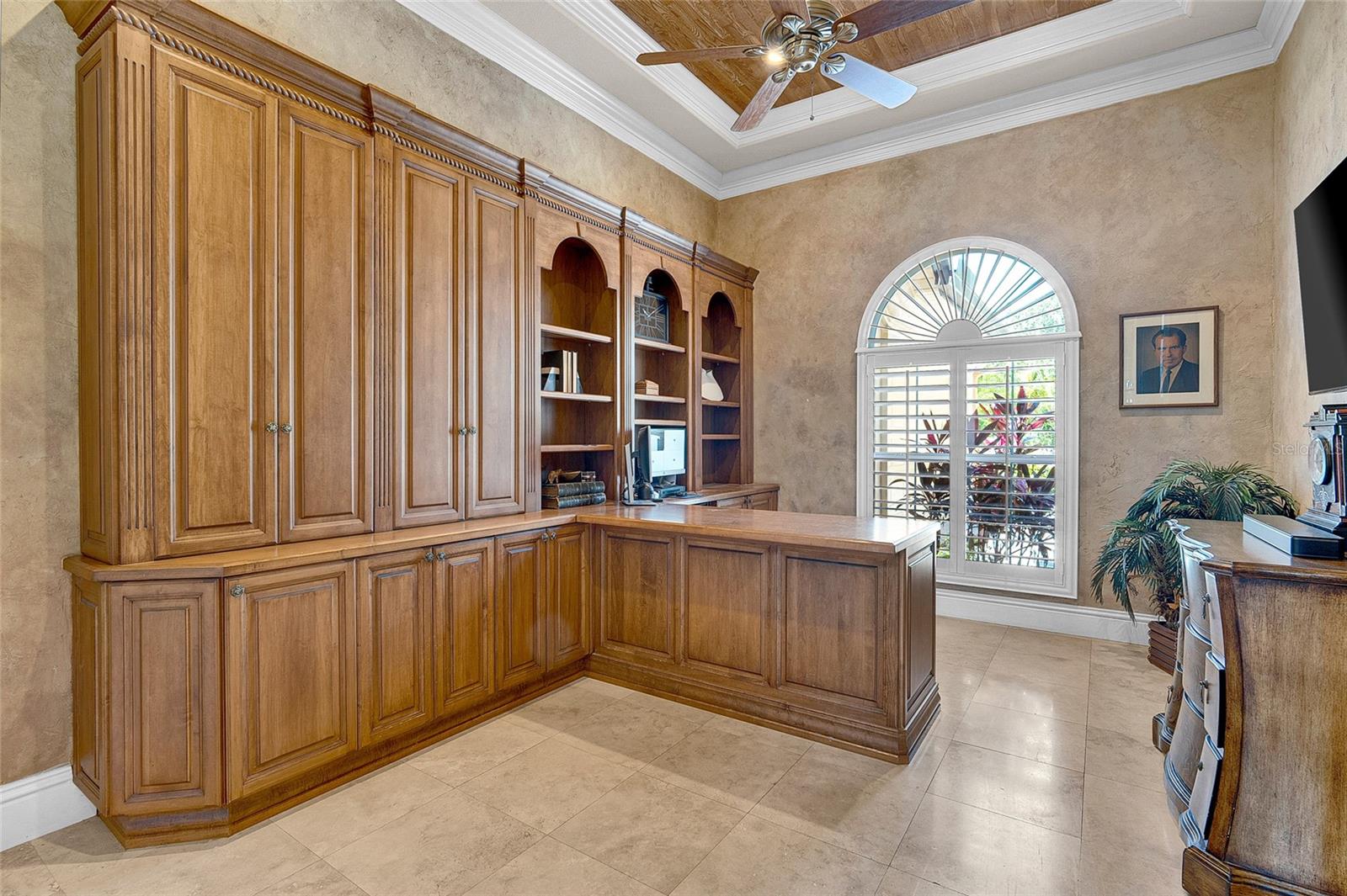 Listing photo id 19 for 8707 Silverthorn Road