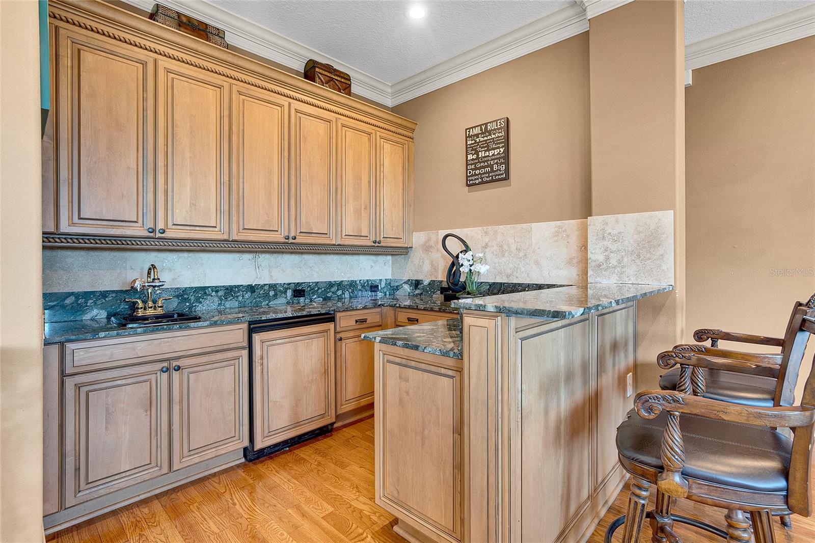 Listing photo id 21 for 8707 Silverthorn Road