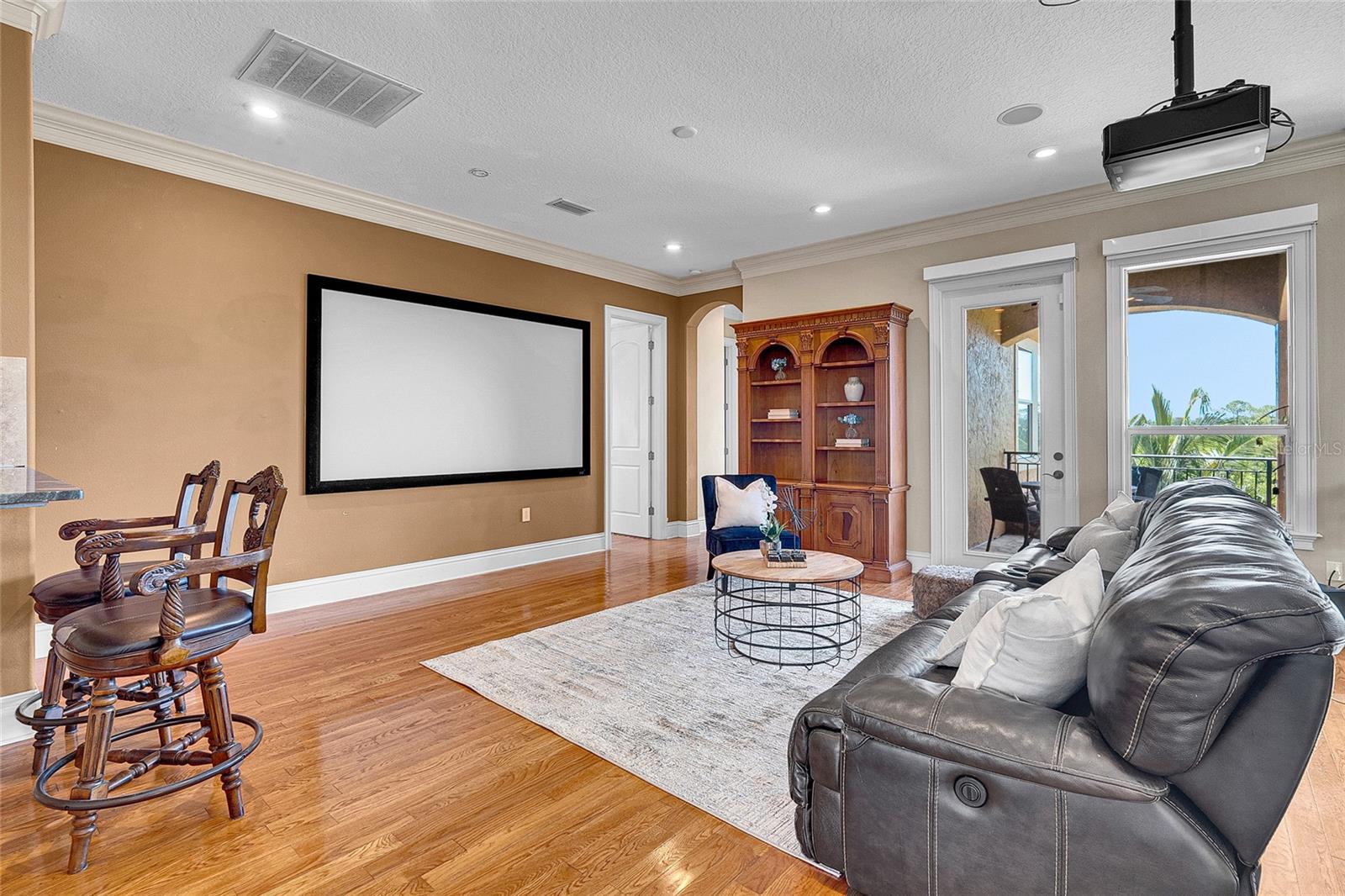 Listing photo id 22 for 8707 Silverthorn Road