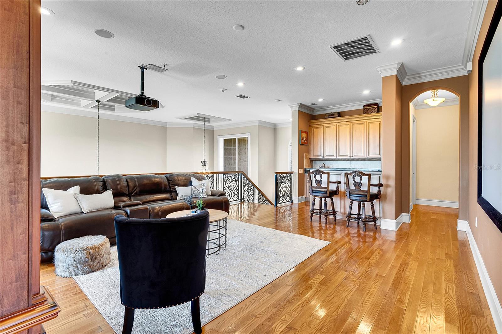 Listing photo id 23 for 8707 Silverthorn Road