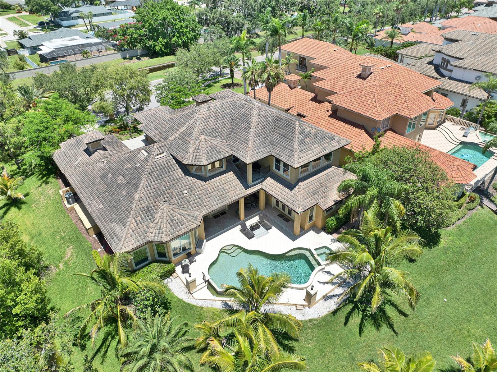 Listing photo id 51 for 8707 Silverthorn Road