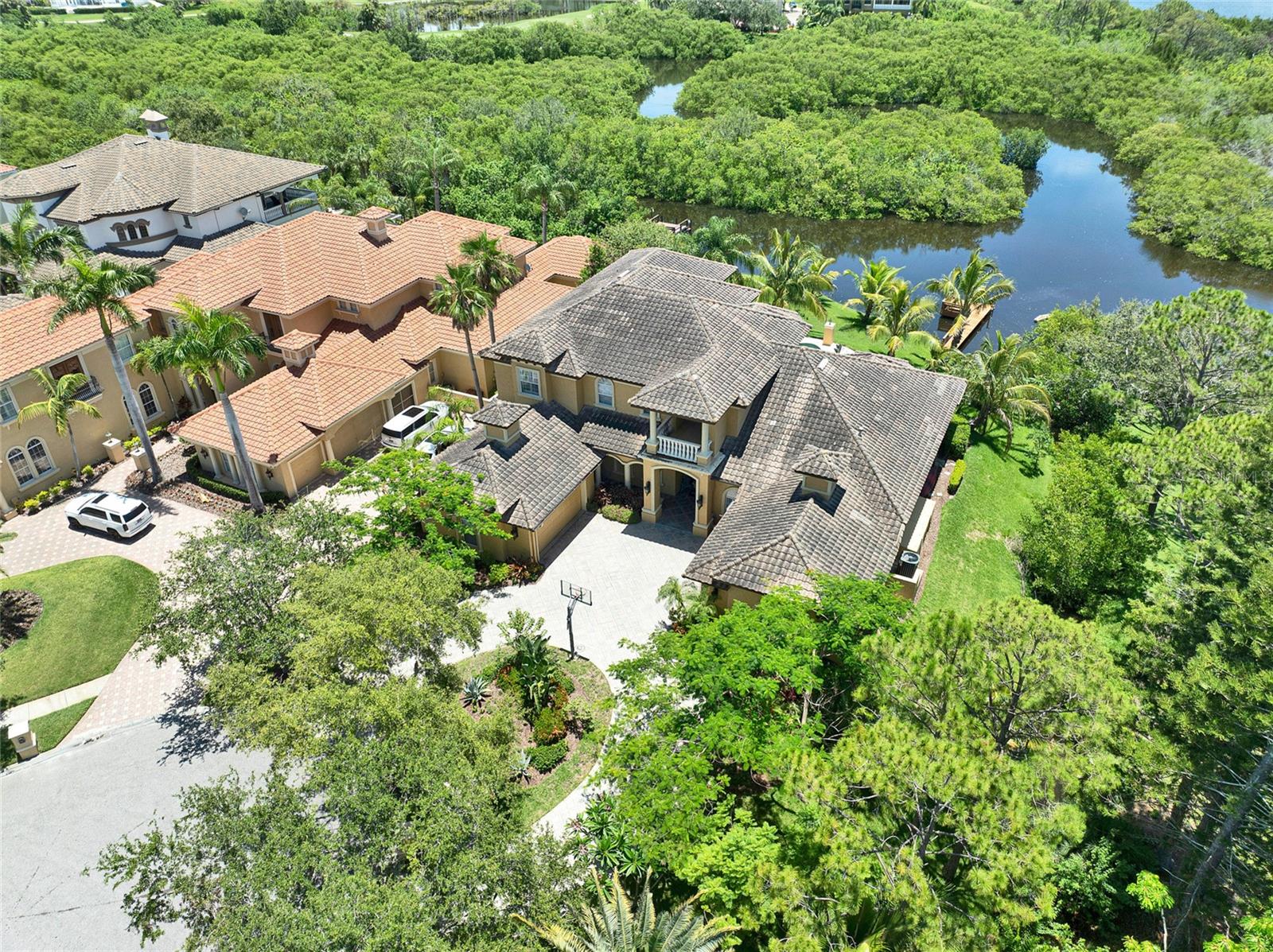 Listing photo id 56 for 8707 Silverthorn Road