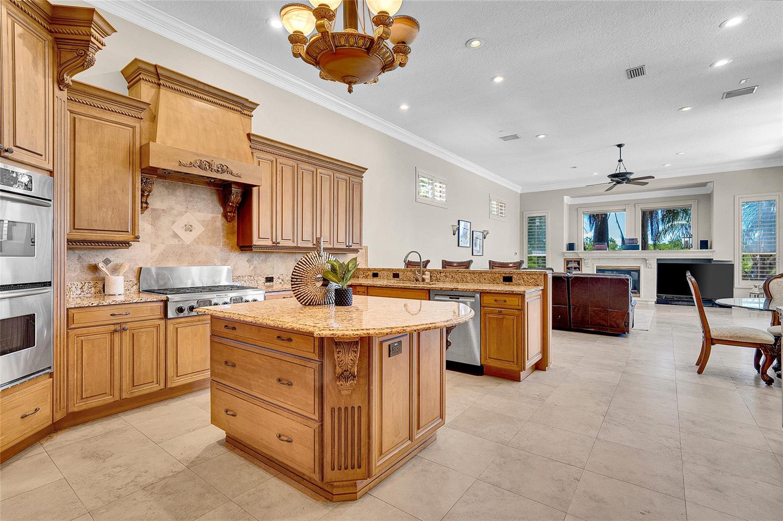 Listing photo id 4 for 8707 Silverthorn Road