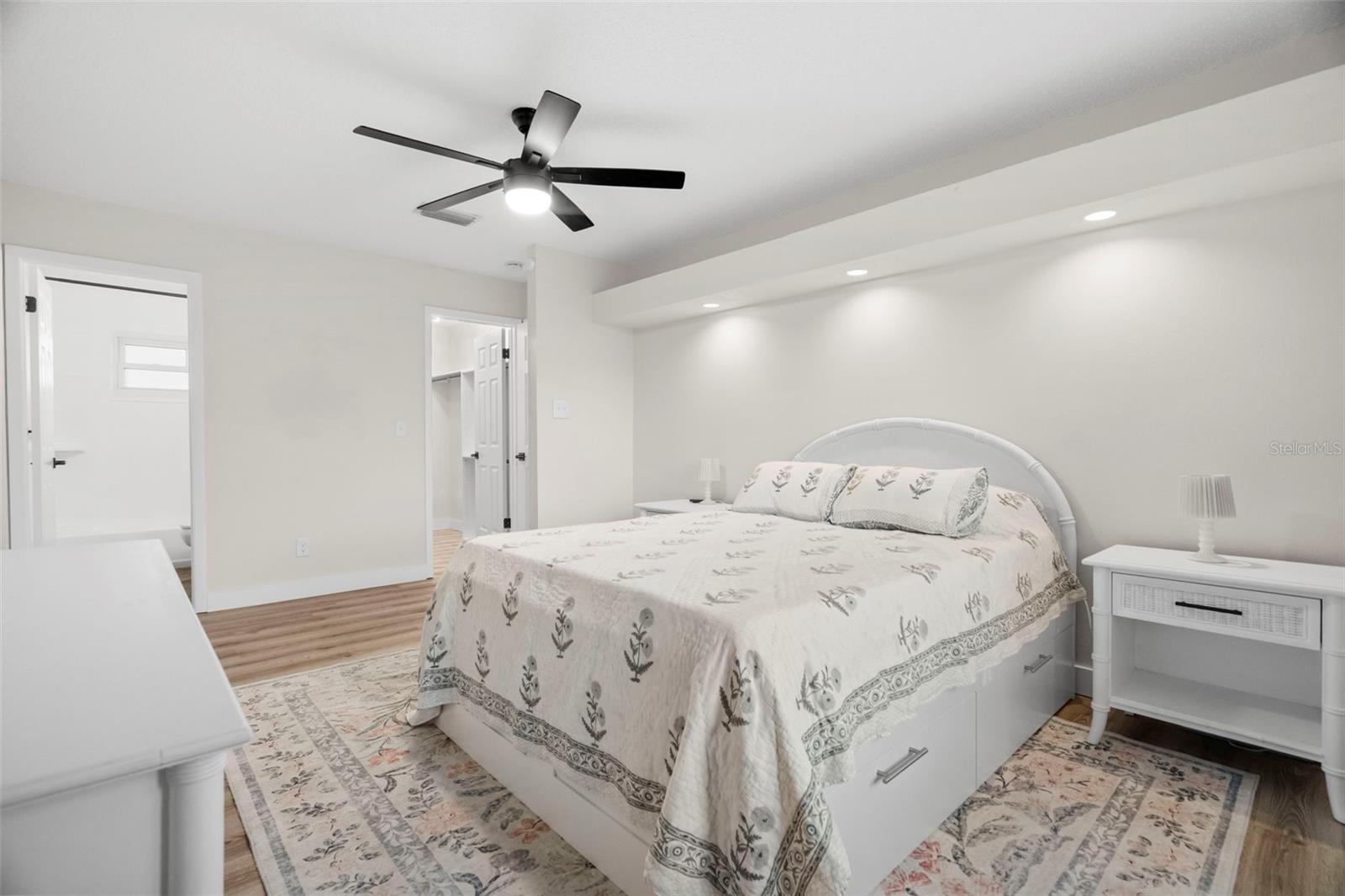 Image 21 of 38 For 6500 Briar Ridge Court N