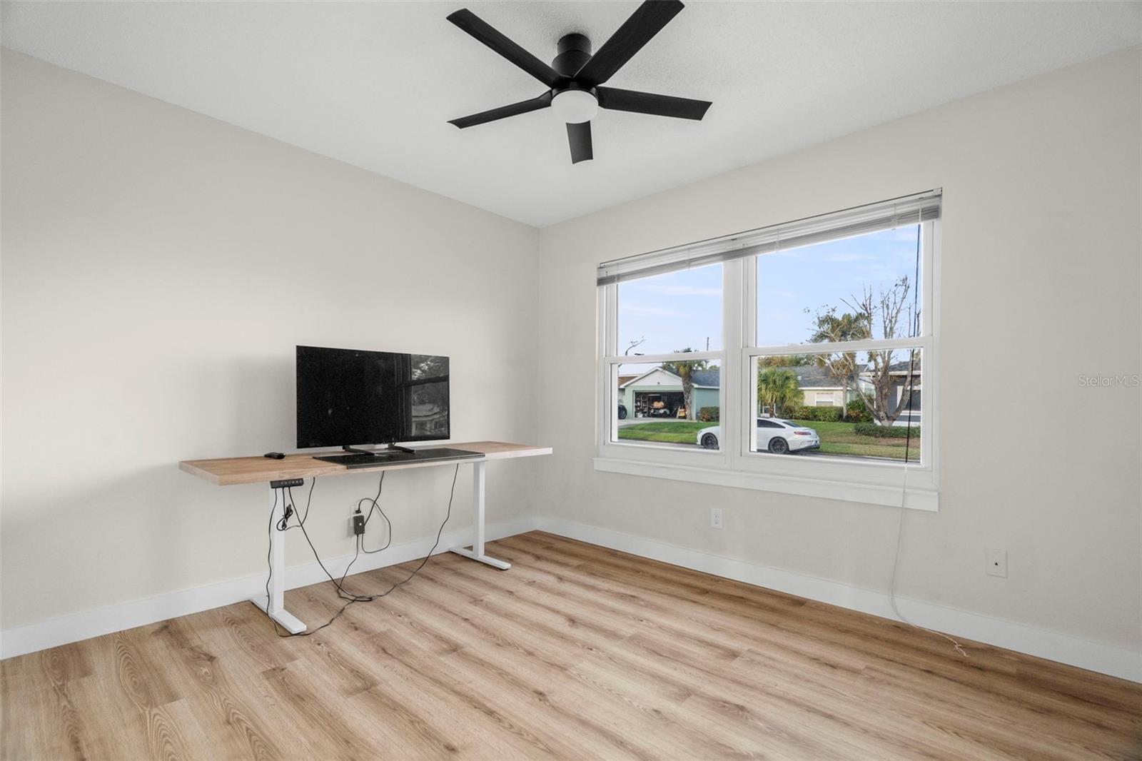 Image 24 of 38 For 6500 Briar Ridge Court N