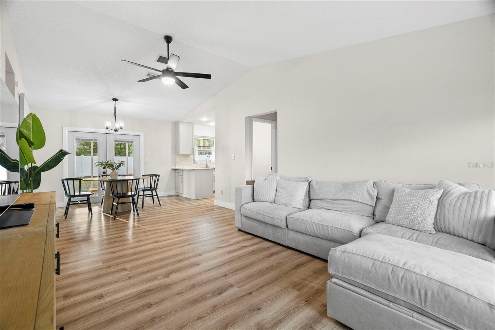 Image 7 of 38 For 6500 Briar Ridge Court N