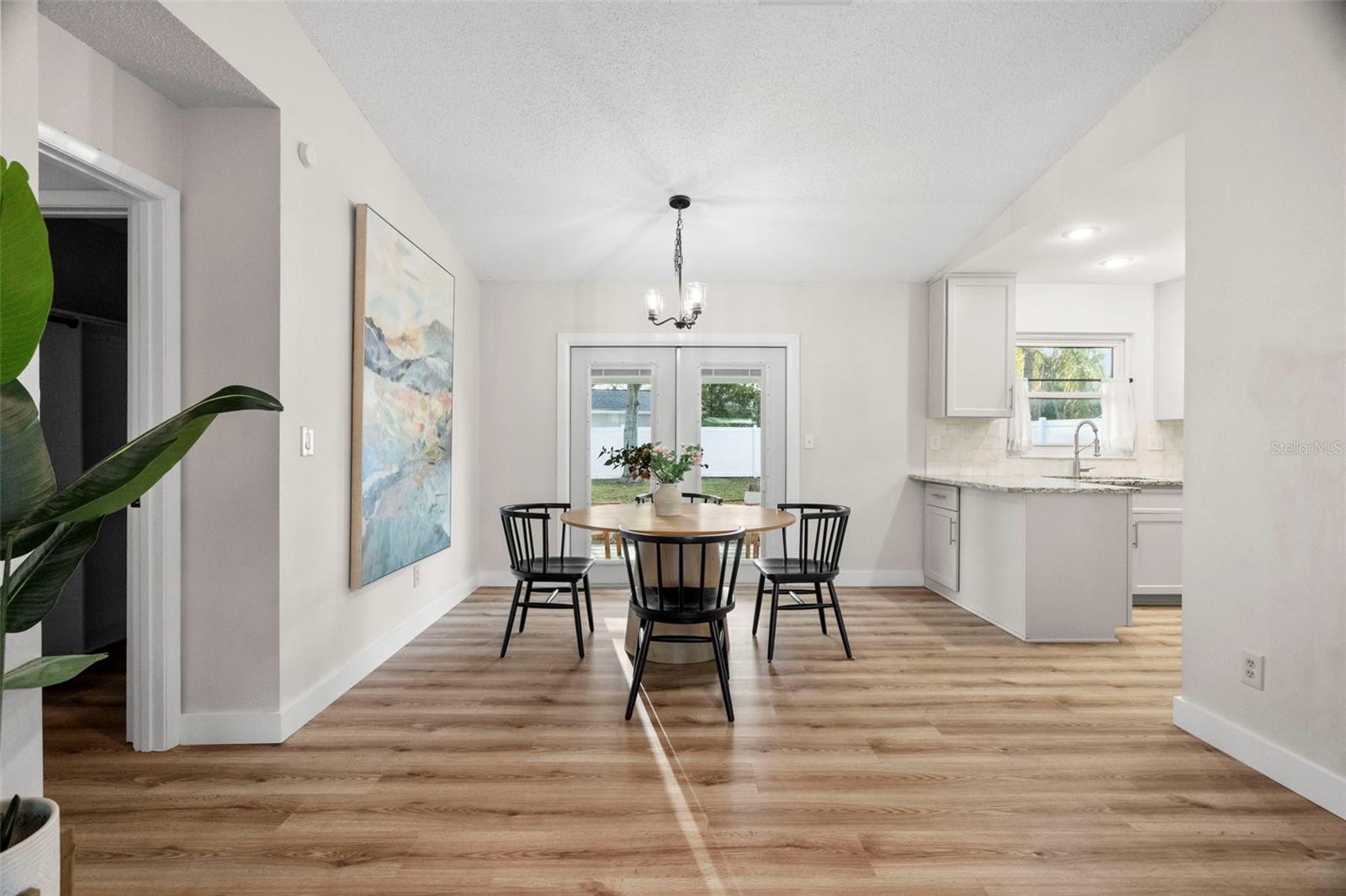 Image 8 of 38 For 6500 Briar Ridge Court N