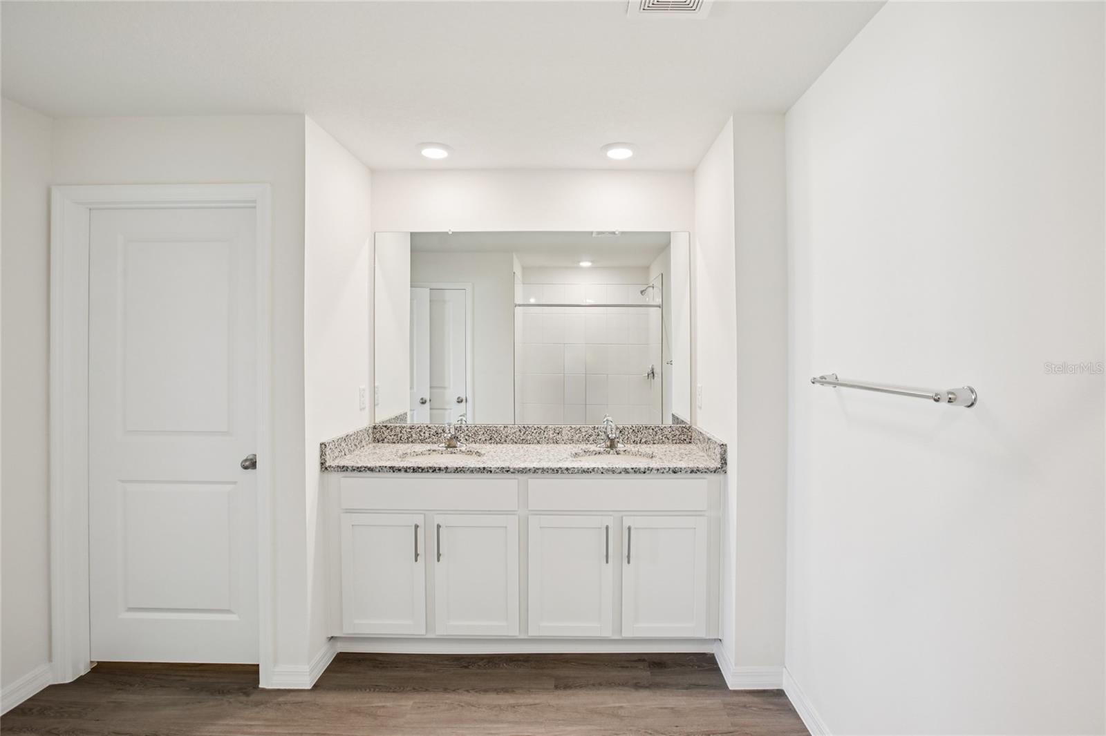 Image 19 of 44 For 35992 Sunflower Hill Drive