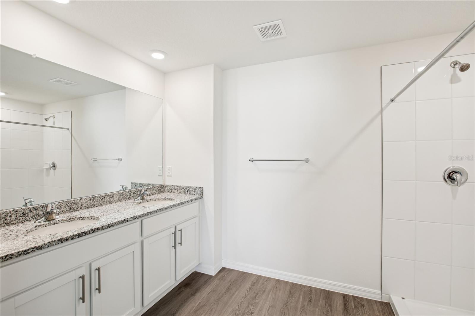 Image 20 of 44 For 35992 Sunflower Hill Drive