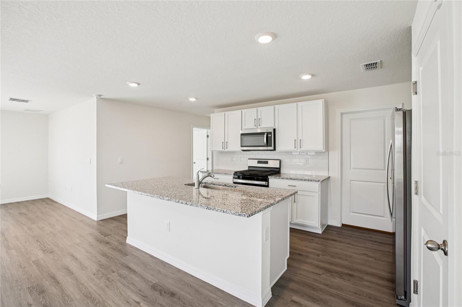 Image 29 of 44 For 35992 Sunflower Hill Drive