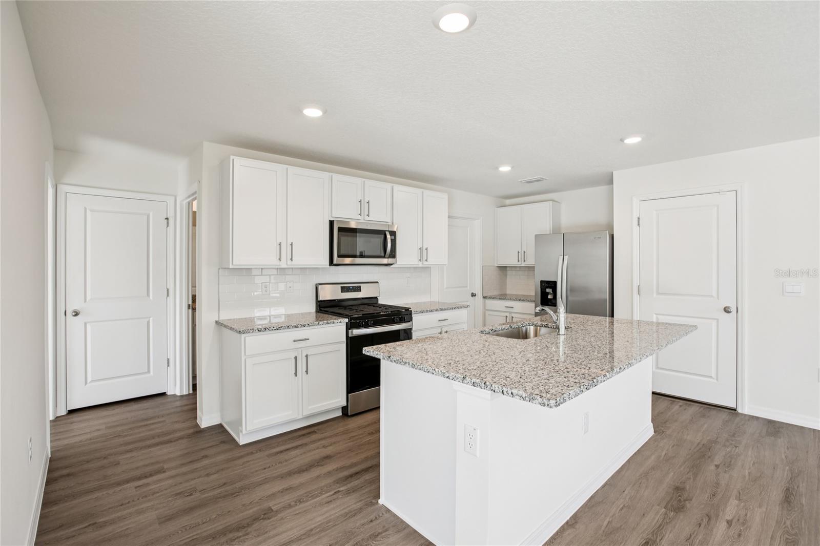 Image 33 of 44 For 35992 Sunflower Hill Drive