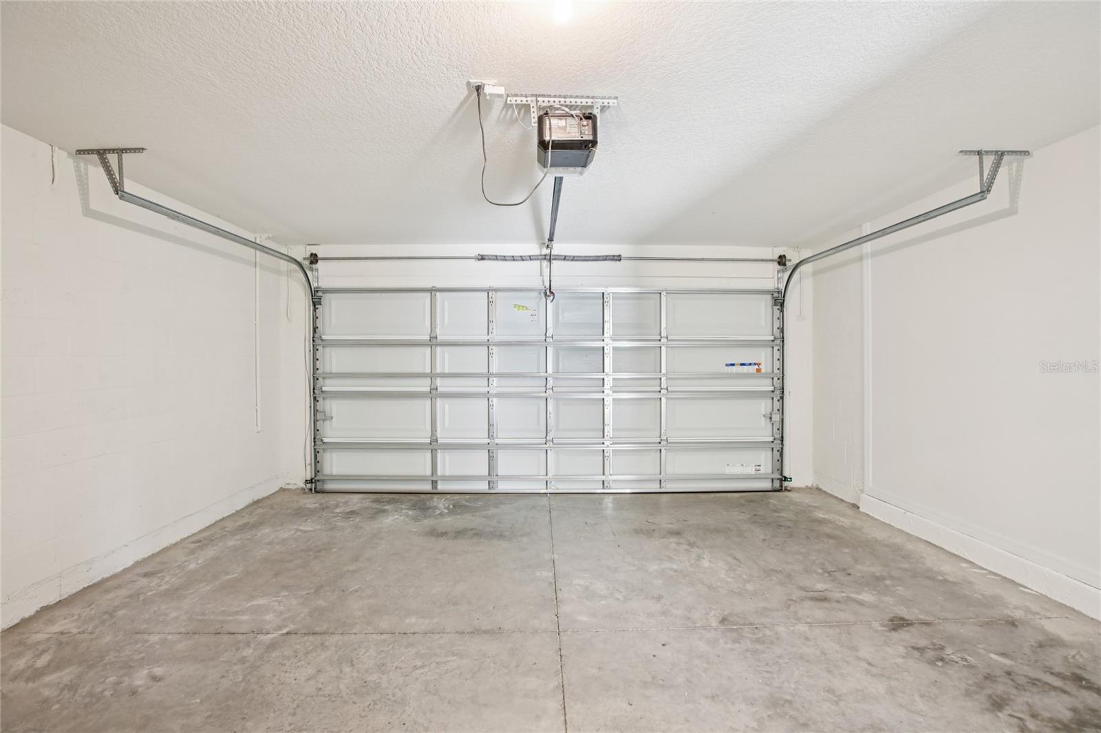 Image 8 of 44 For 35992 Sunflower Hill Drive