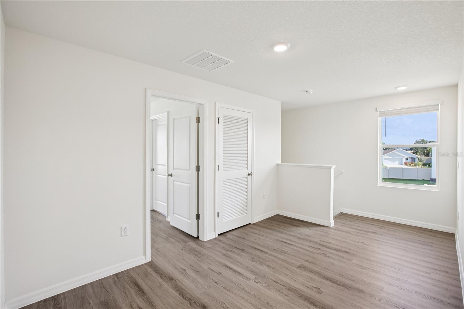 Image 9 of 44 For 35992 Sunflower Hill Drive