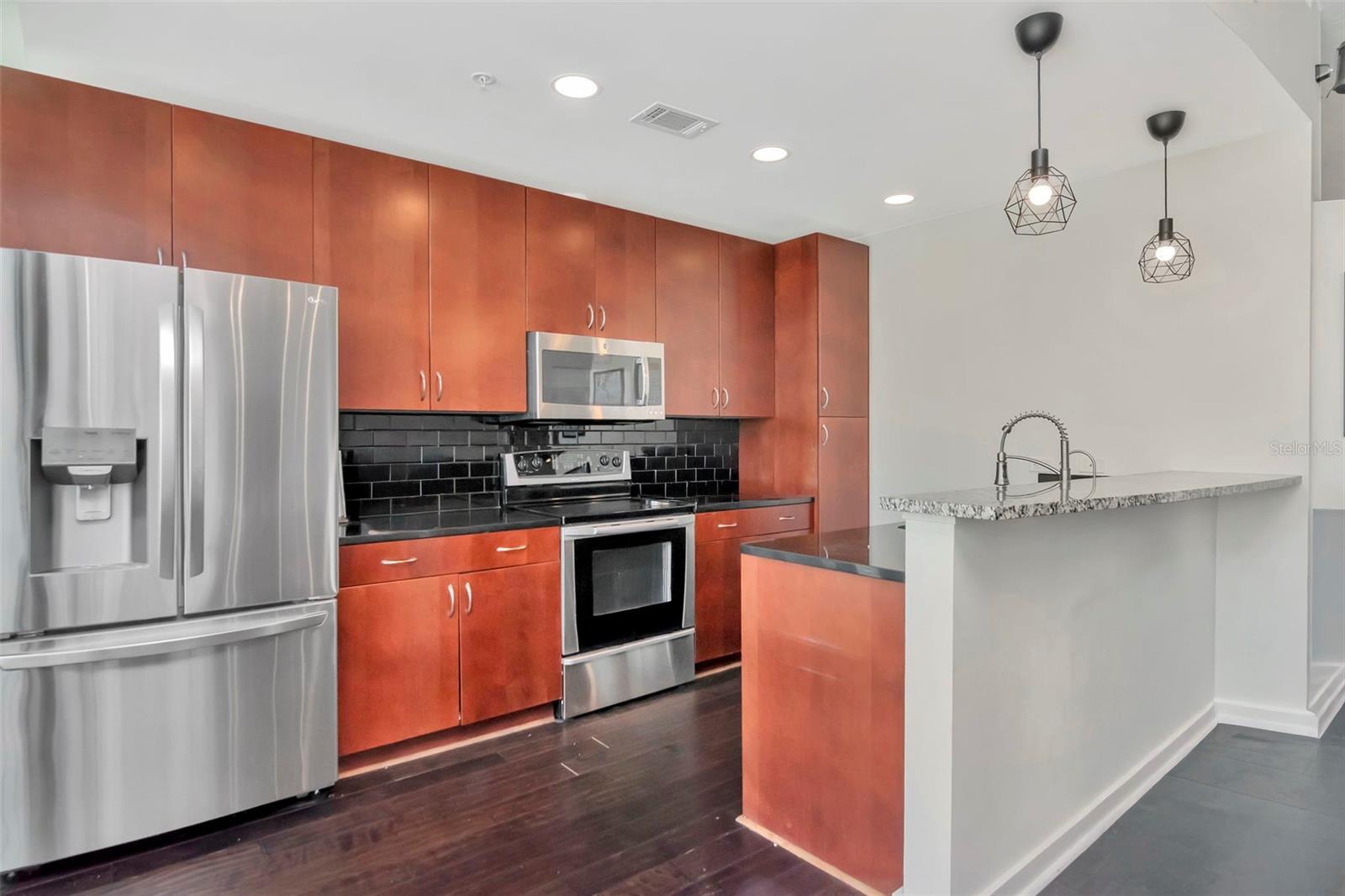 Image 7 of 19 For 777 Ashley Drive 1809