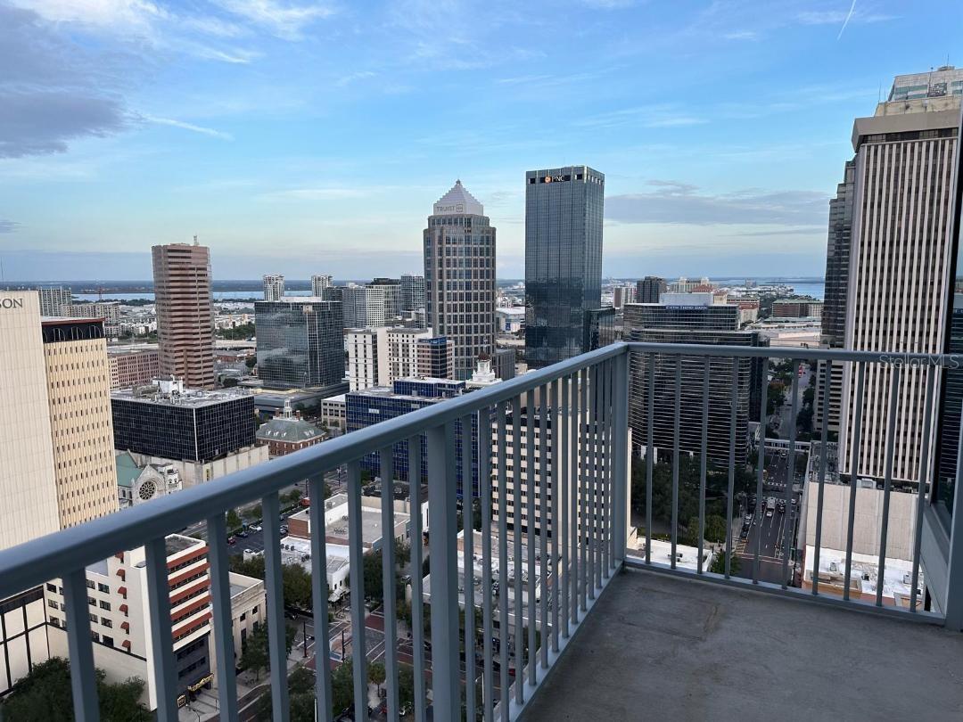 Image 5 of 41 For 777 Ashley Drive 2712