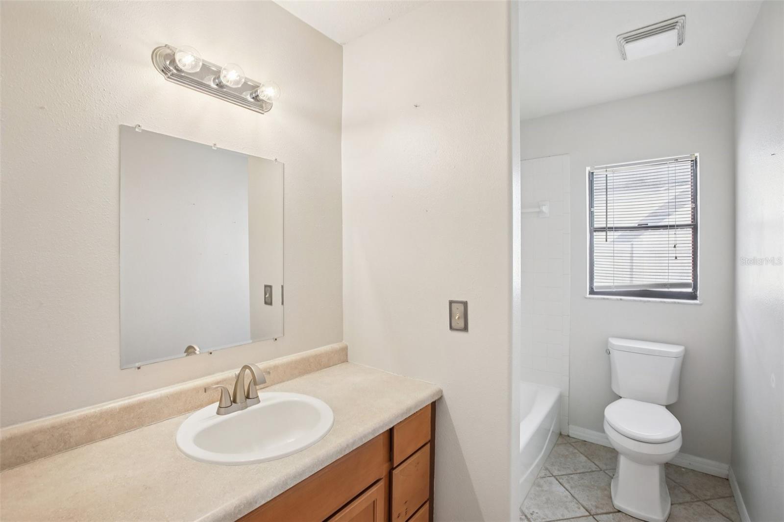 Image 20 of 35 For 14107 Briarthorn Drive