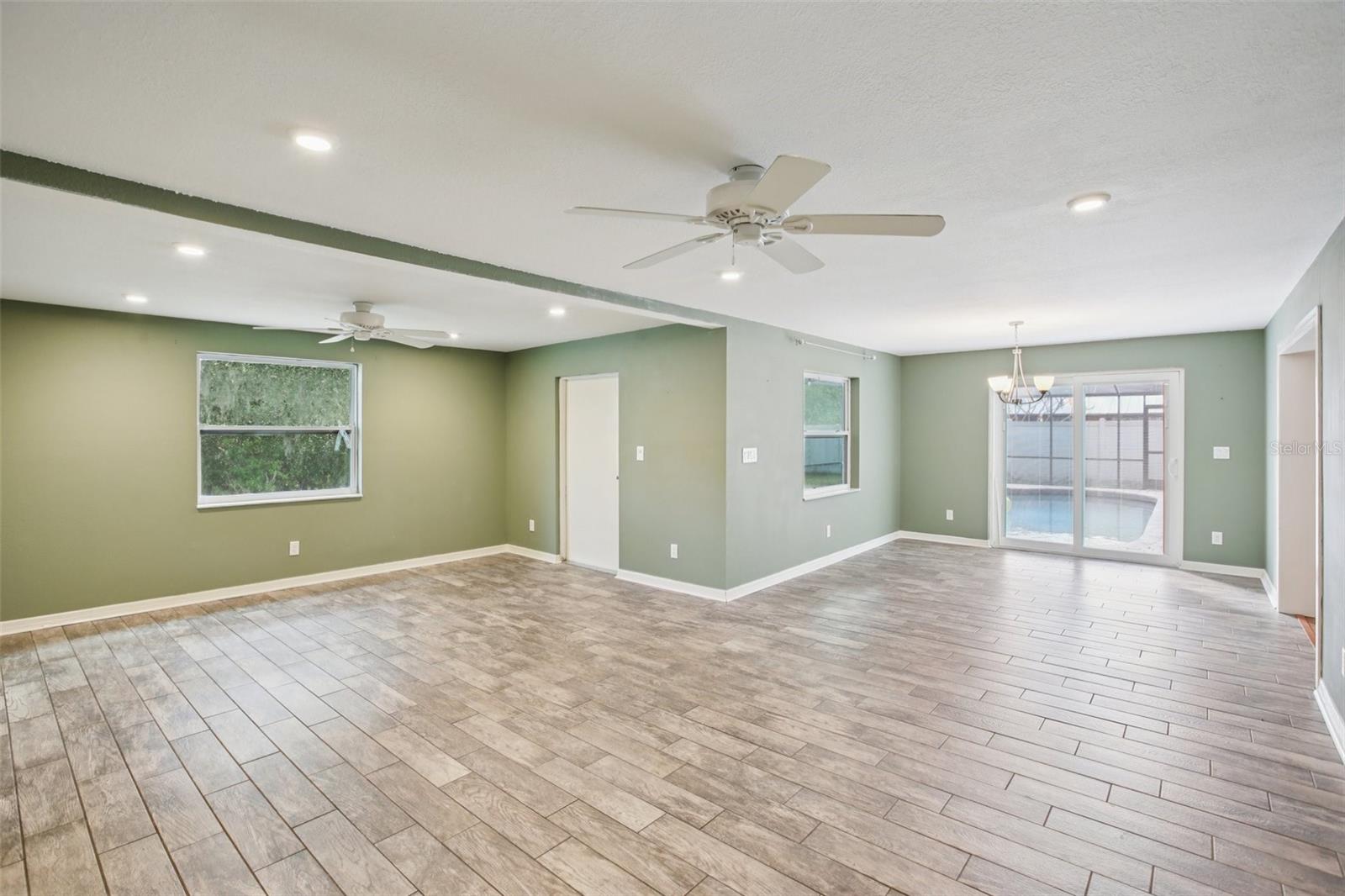 Image 23 of 35 For 14107 Briarthorn Drive