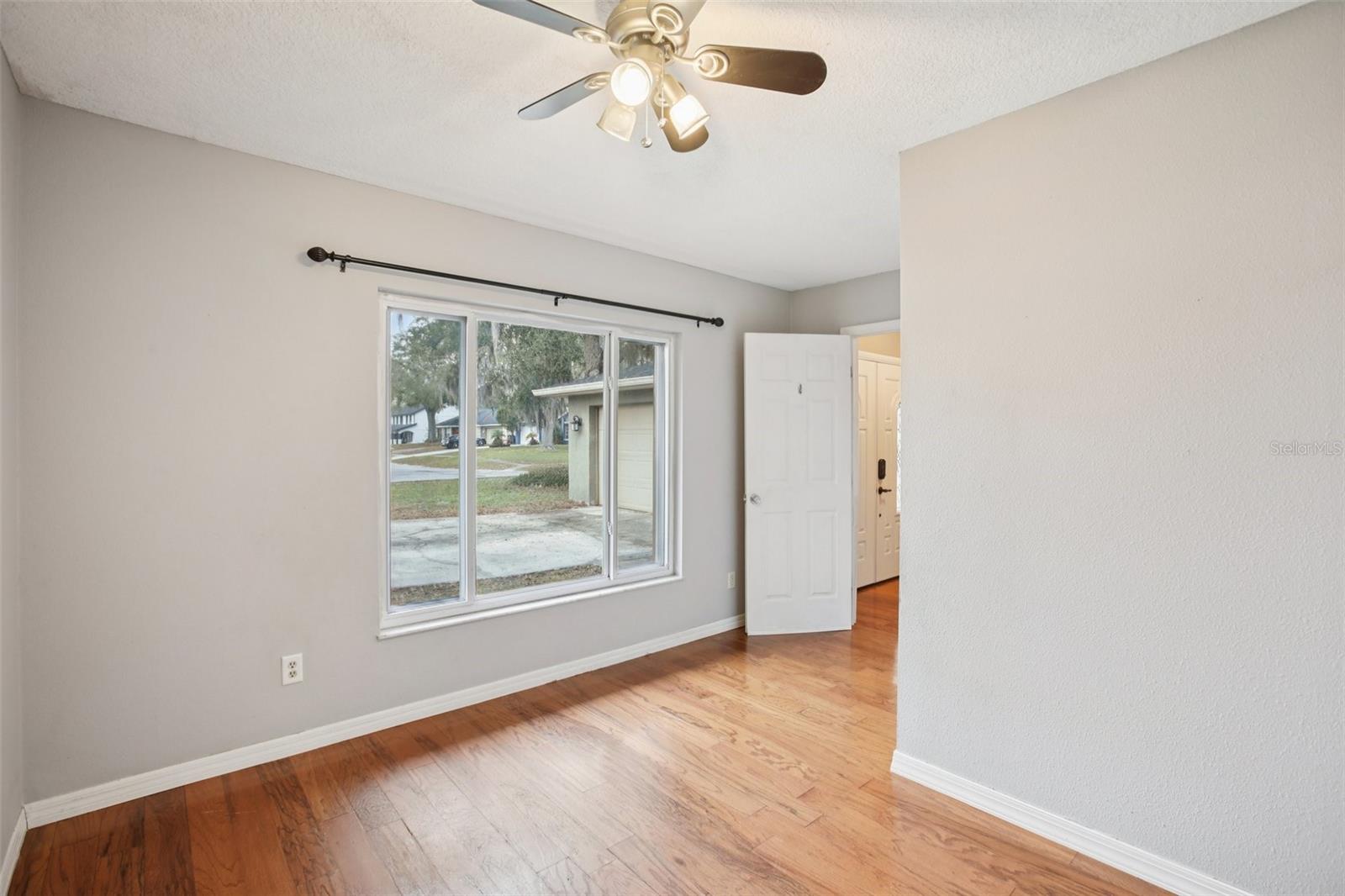 Image 4 of 35 For 14107 Briarthorn Drive