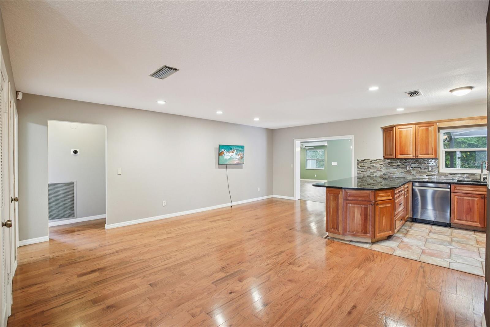 Image 5 of 35 For 14107 Briarthorn Drive