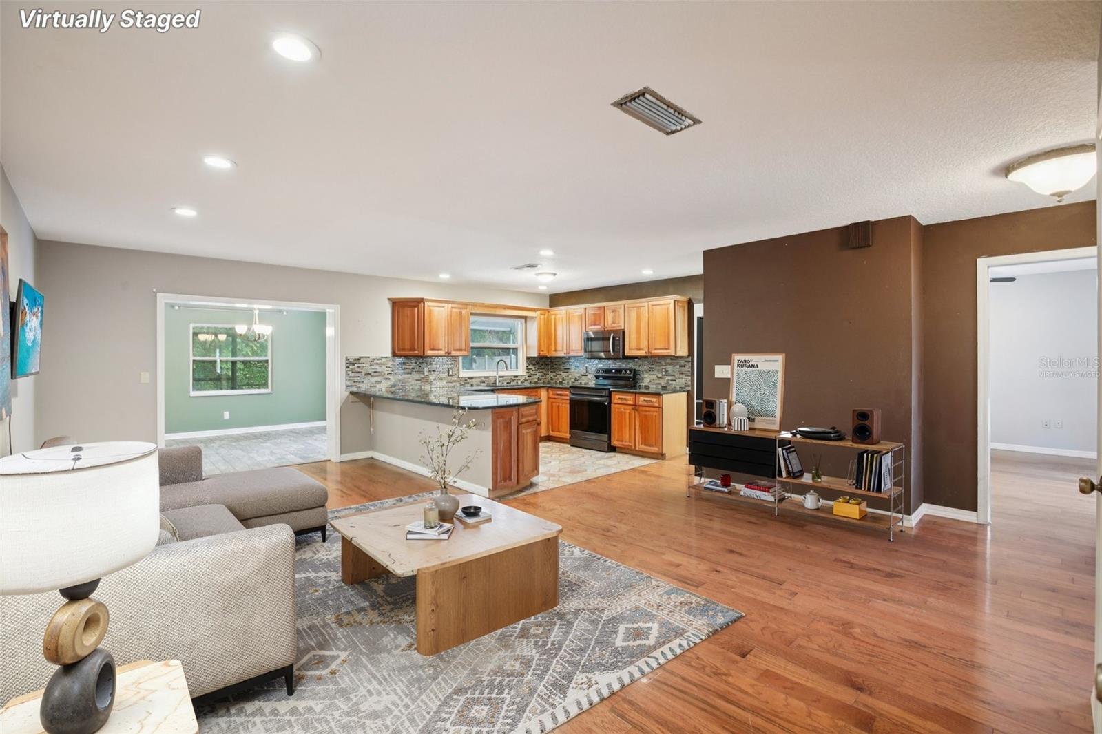 Image 6 of 35 For 14107 Briarthorn Drive