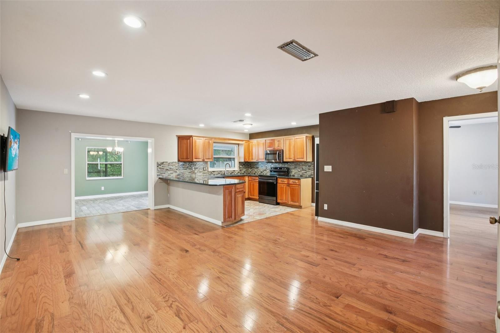 Image 7 of 35 For 14107 Briarthorn Drive