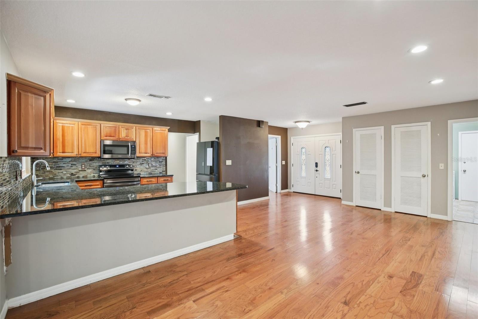 Image 8 of 35 For 14107 Briarthorn Drive