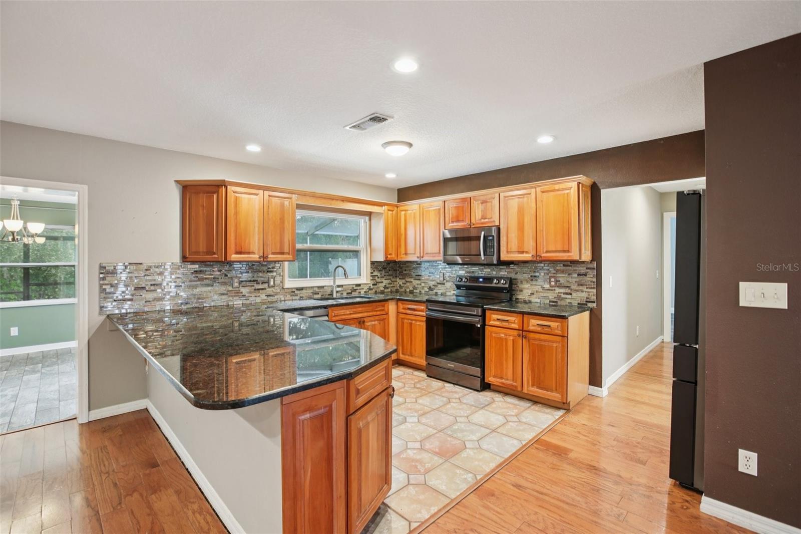 Image 9 of 35 For 14107 Briarthorn Drive