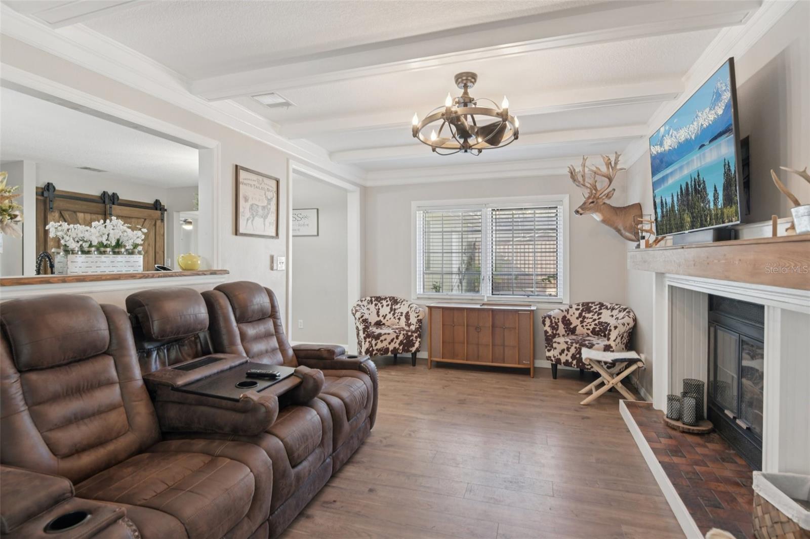 Image 11 of 33 For 34037 Woodland Circle