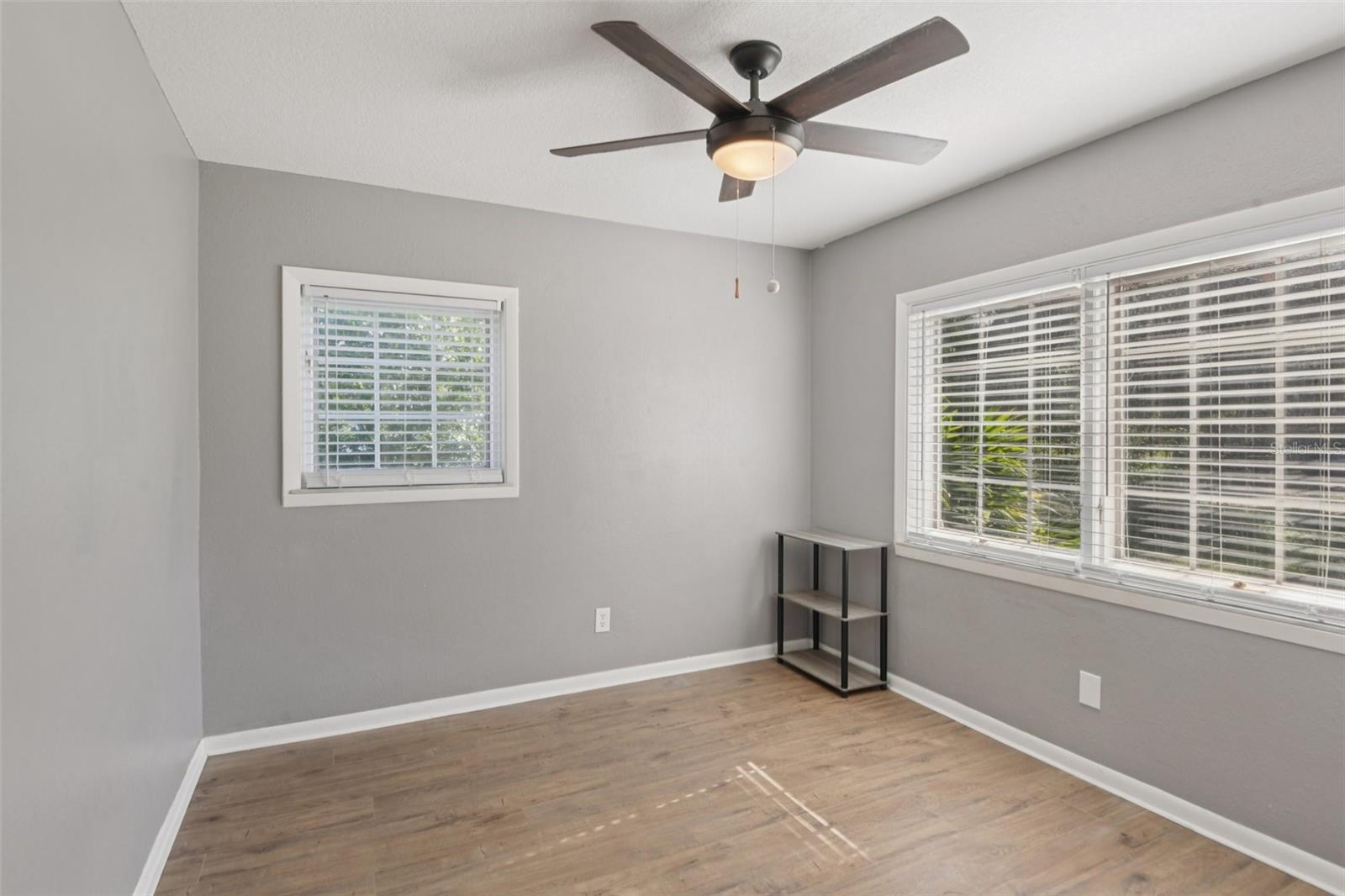 Image 16 of 33 For 34037 Woodland Circle