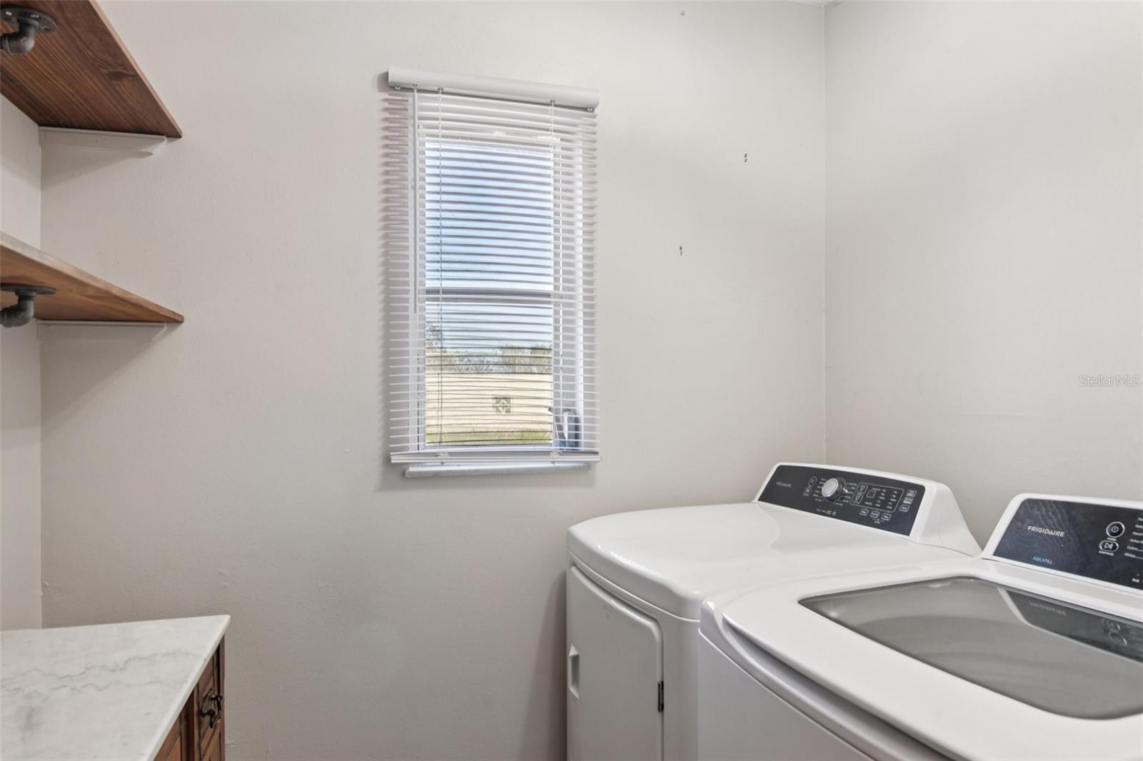 Image 20 of 33 For 34037 Woodland Circle