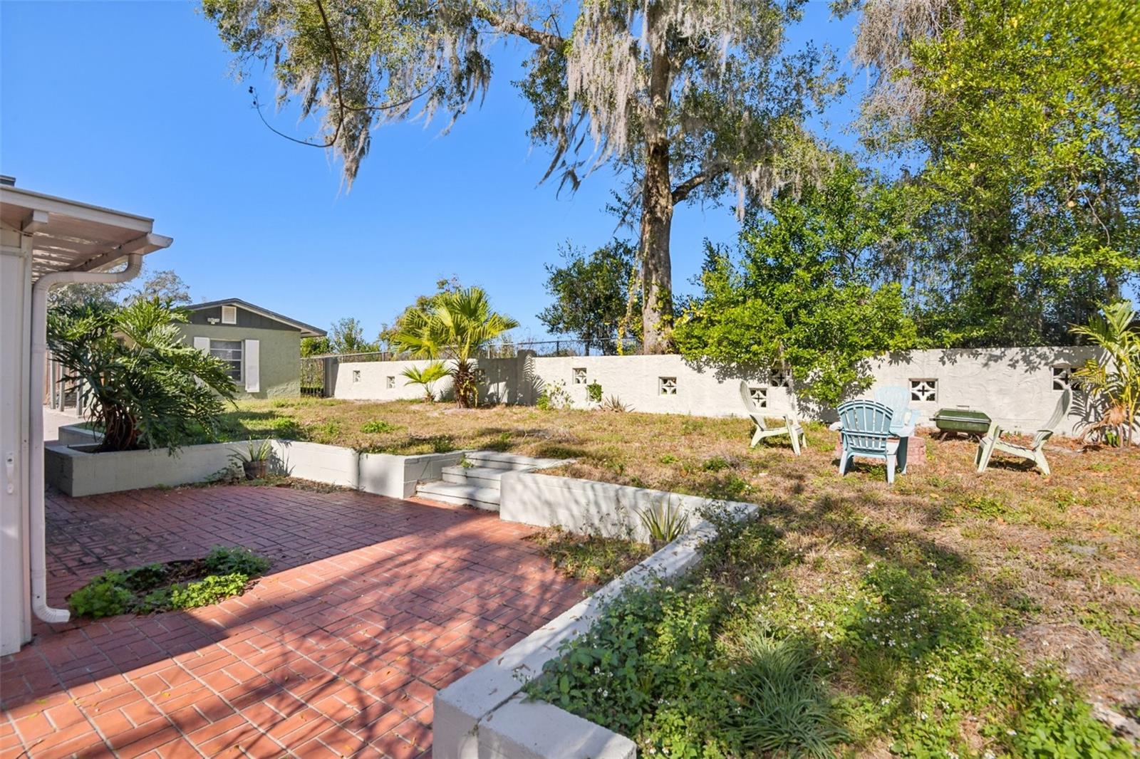 Image 24 of 33 For 34037 Woodland Circle