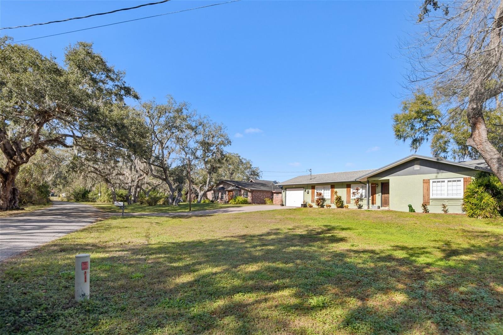 Image 27 of 33 For 34037 Woodland Circle