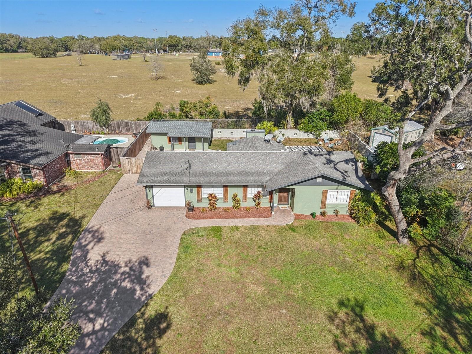 Image 29 of 33 For 34037 Woodland Circle