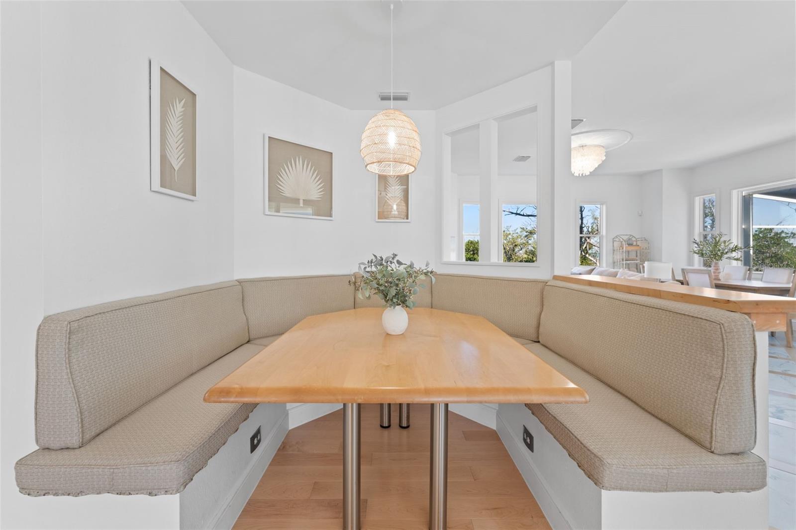 Image 15 of 98 For 4150 Snail Island Court