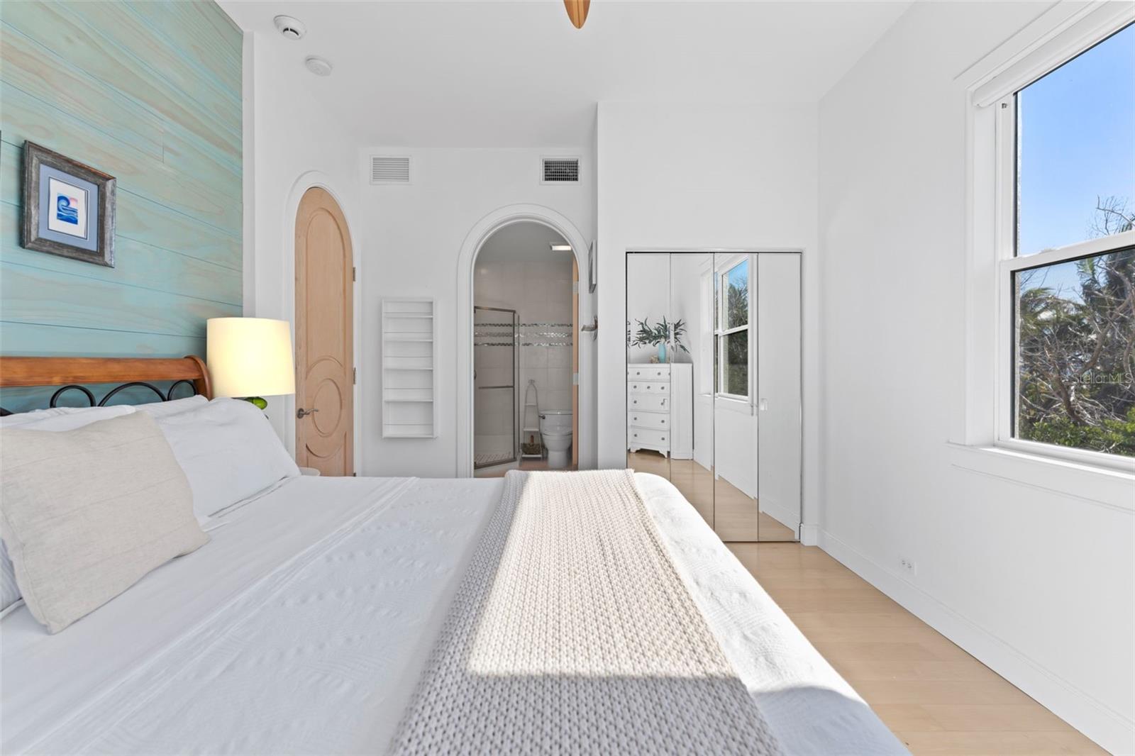 Image 28 of 98 For 4150 Snail Island Court