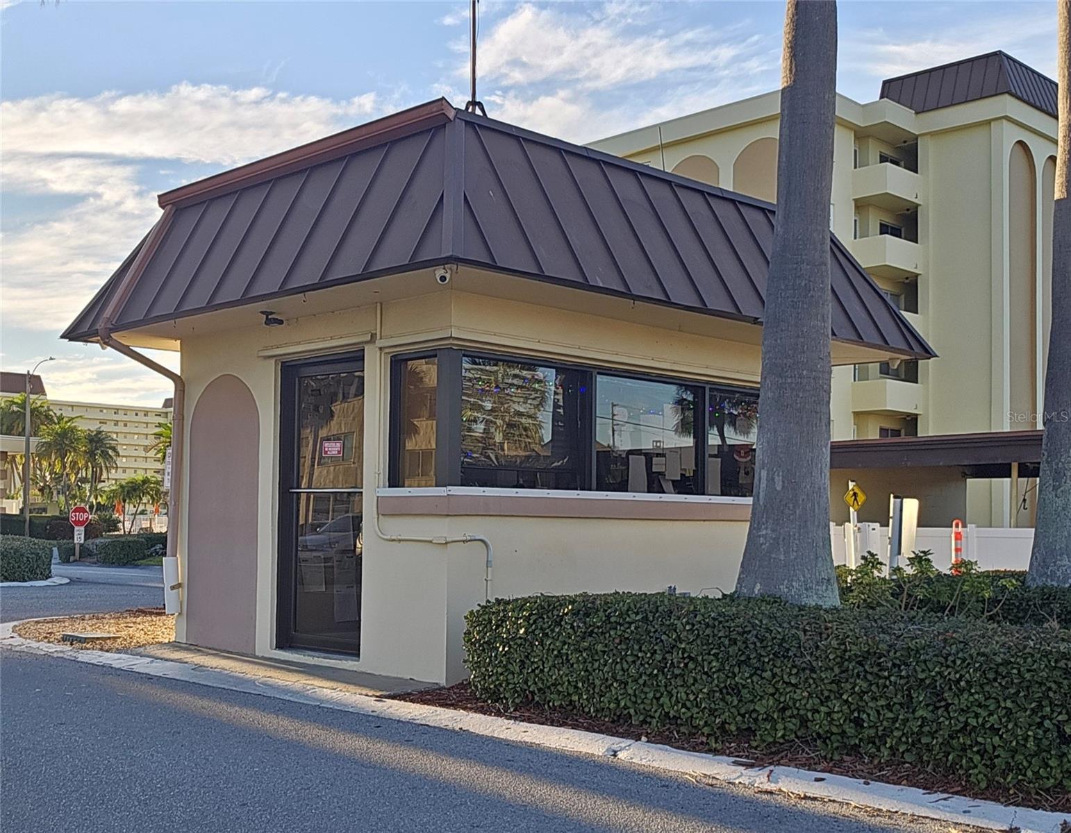 Image 33 of 42 For 4525 Cove Circle 1002