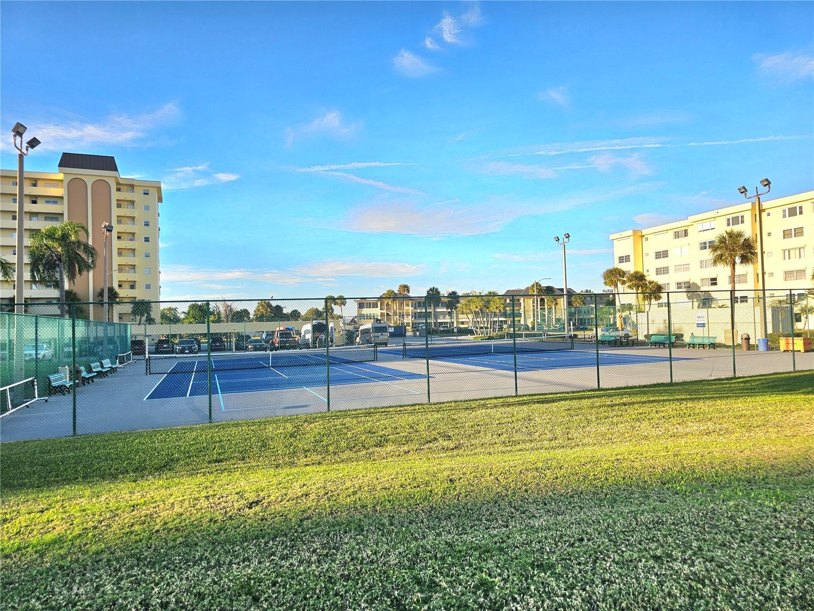 Image 37 of 42 For 4525 Cove Circle 1002