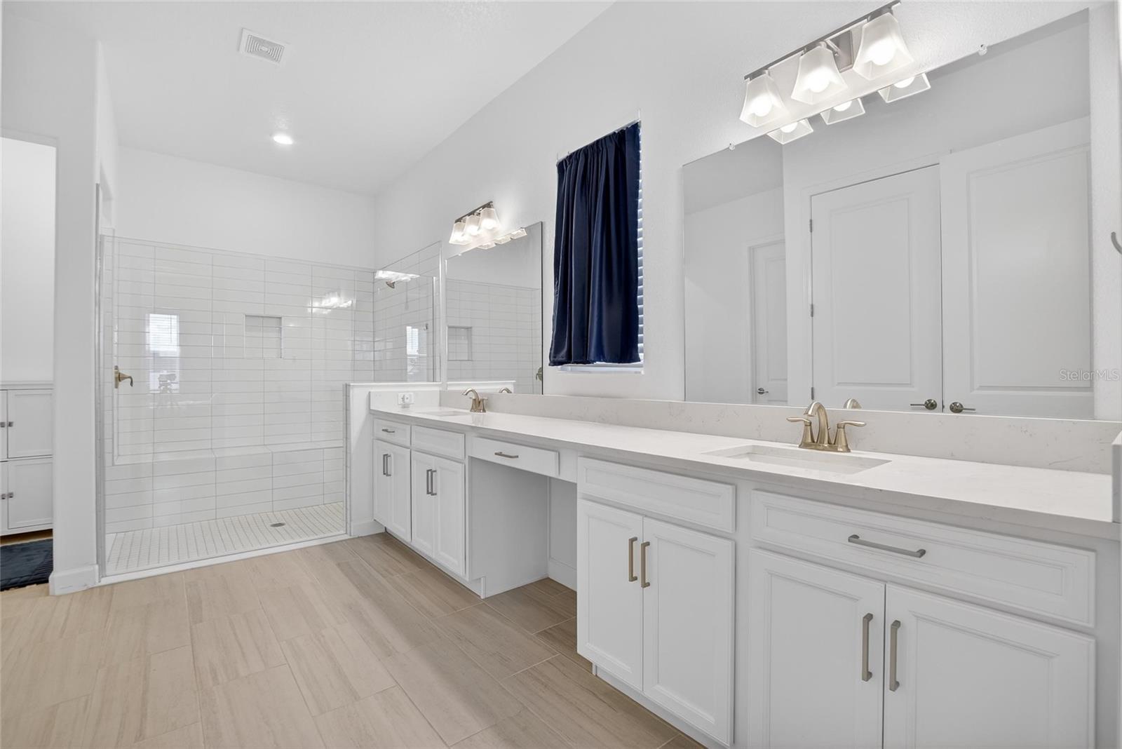 Image 36 of 89 For 17316 Scuba Crest Street