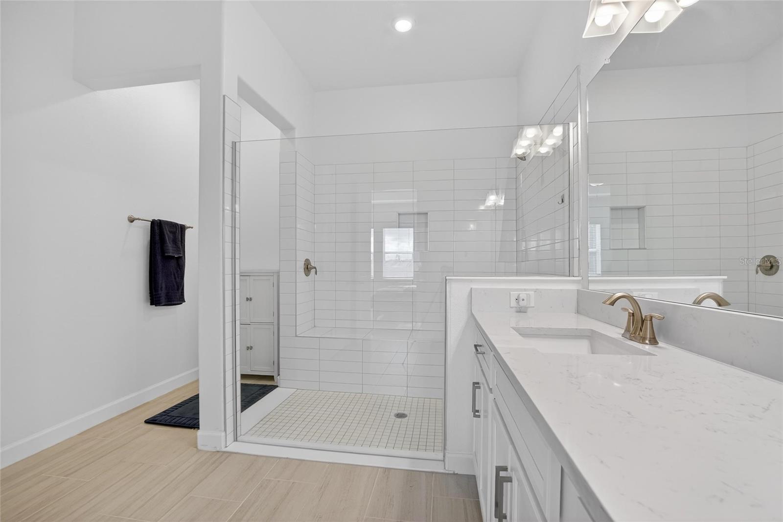 Image 37 of 89 For 17316 Scuba Crest Street