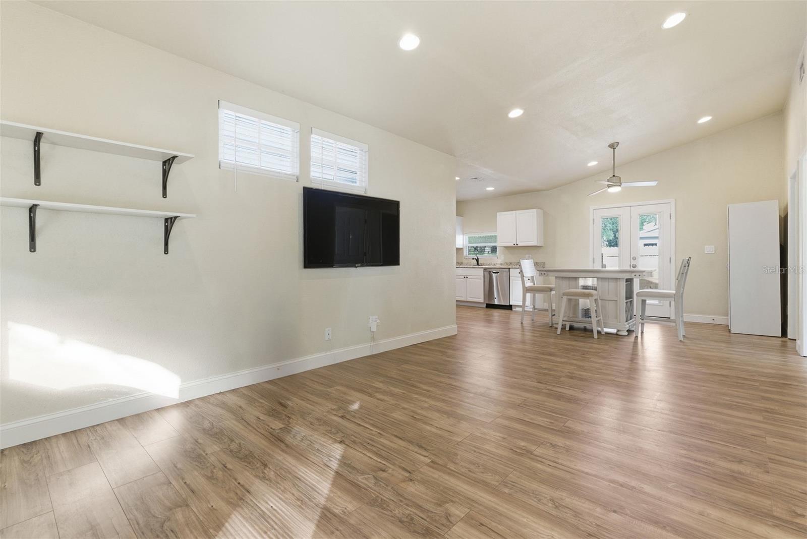 Image 10 of 26 For 1302 Louisiana Avenue